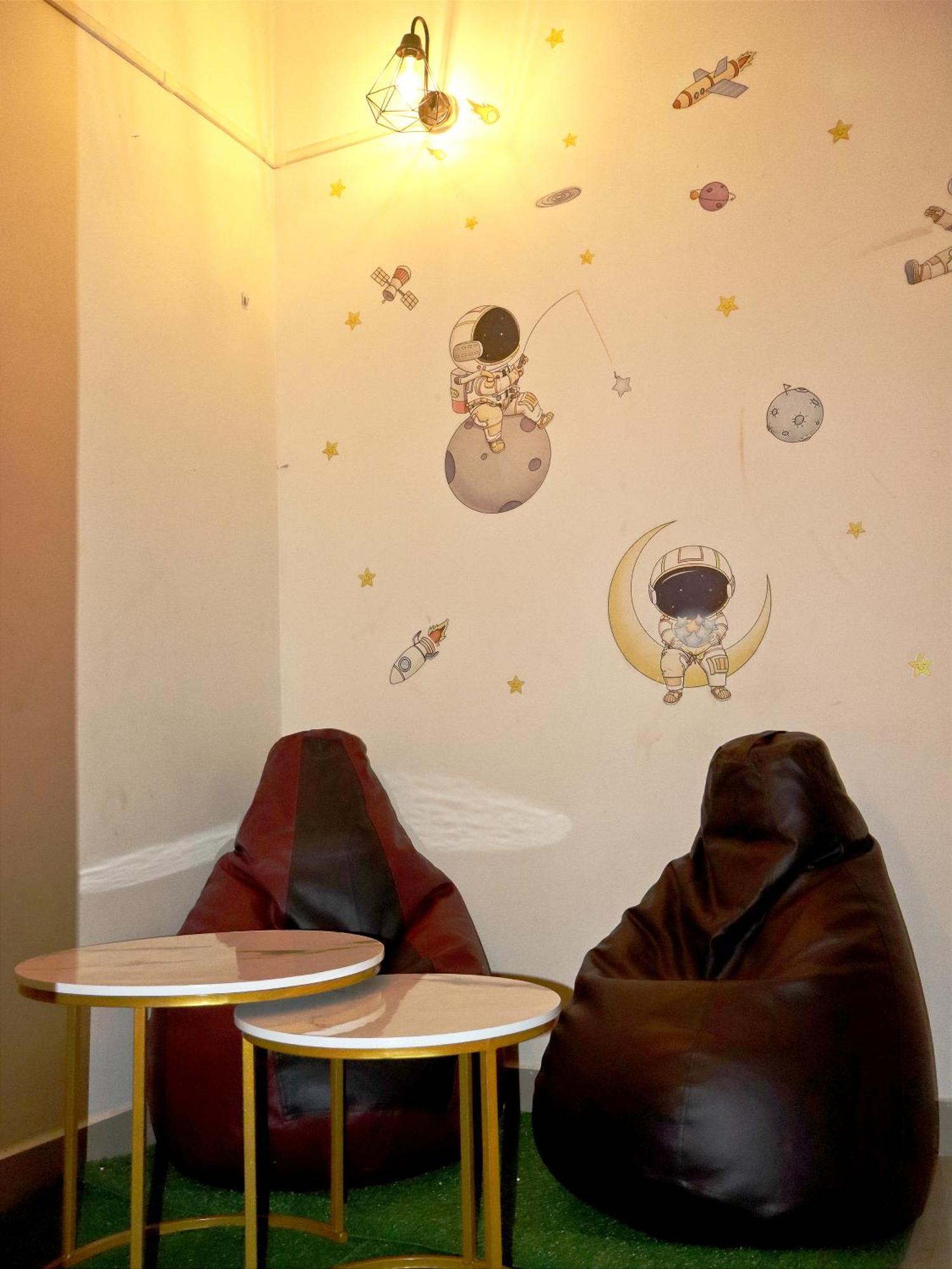 Nomad'S Nest Backpackers Hostel Γουβαχάτι Εξωτερικό φωτογραφία